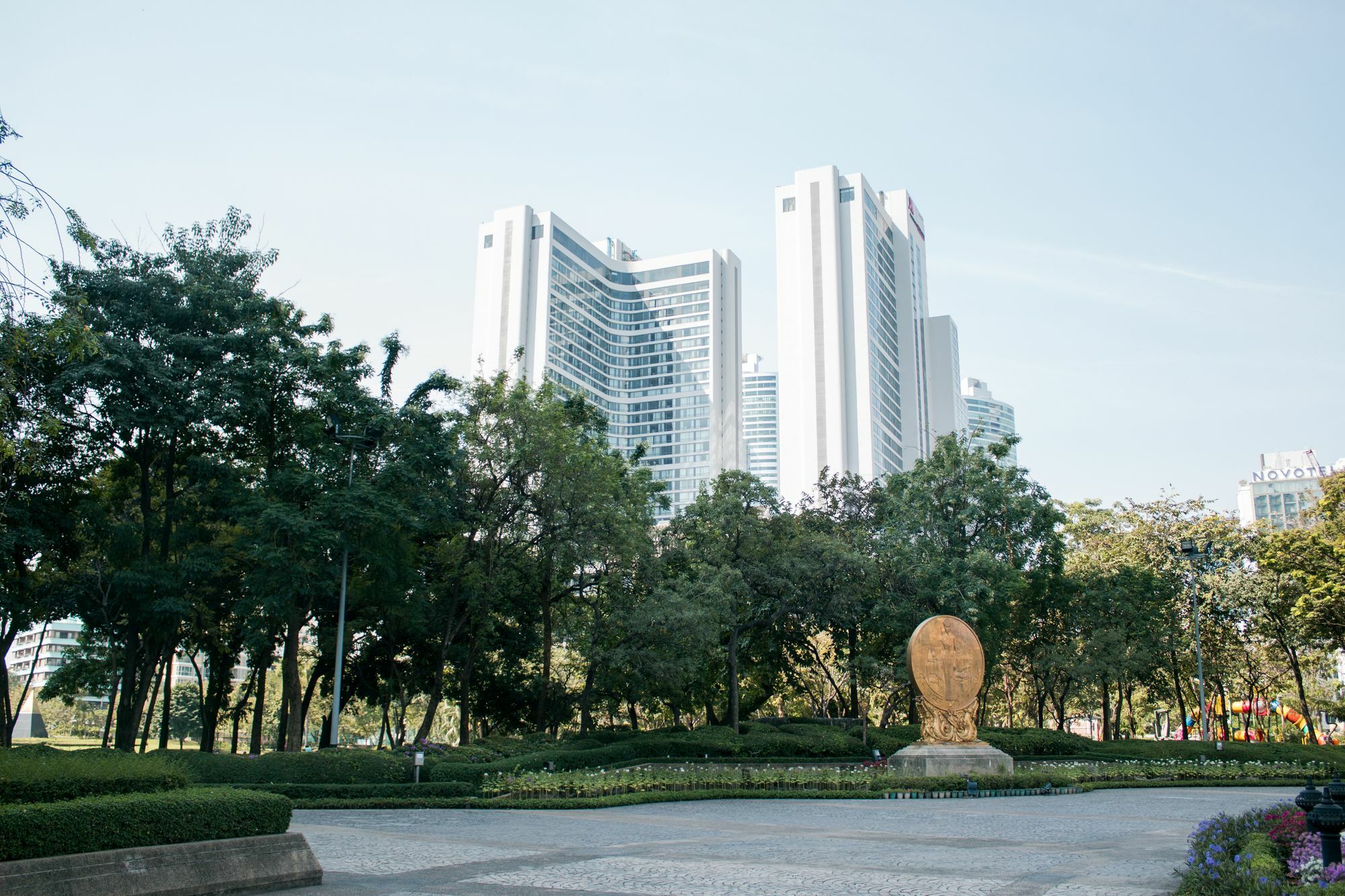 Weeping Willow Sukhumvit 26 Bangkok Exterior photo