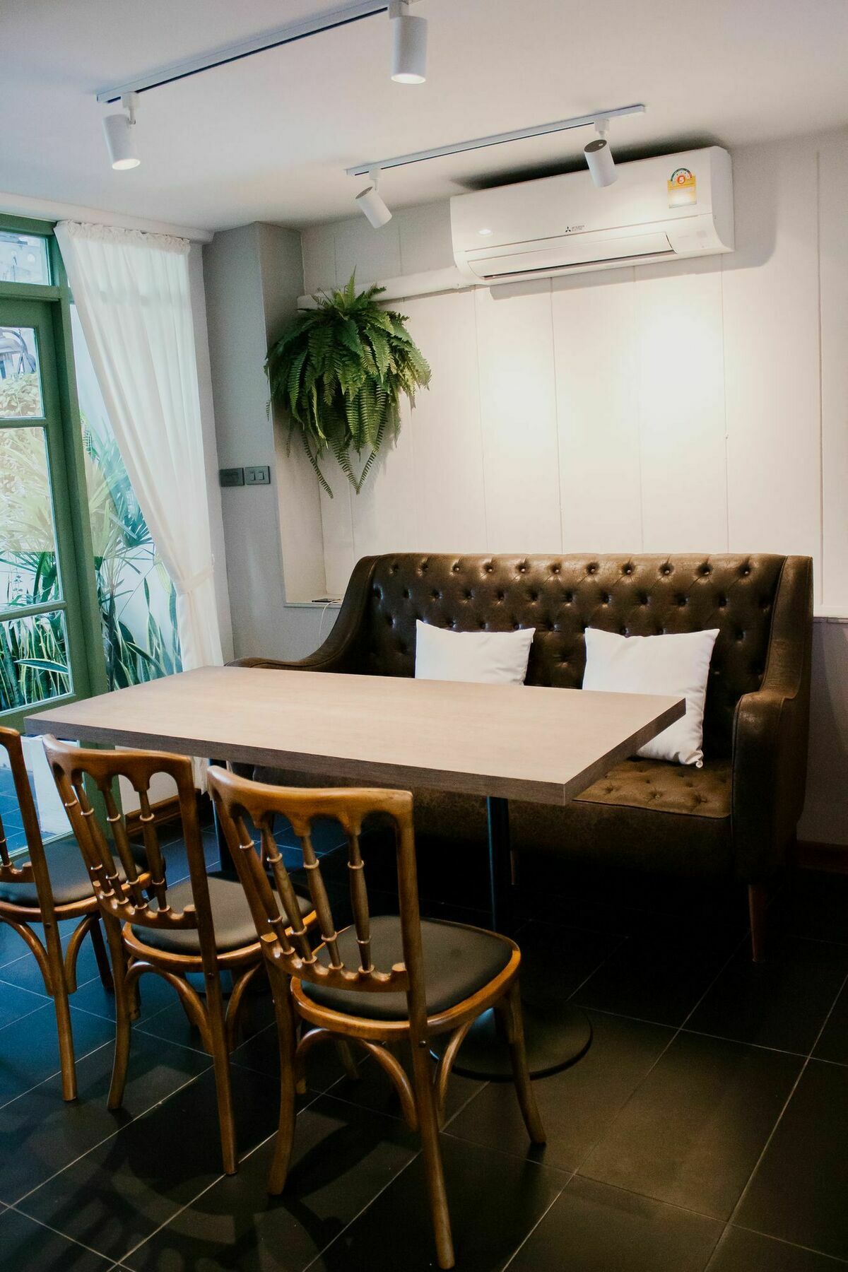 Weeping Willow Sukhumvit 26 Bangkok Exterior photo